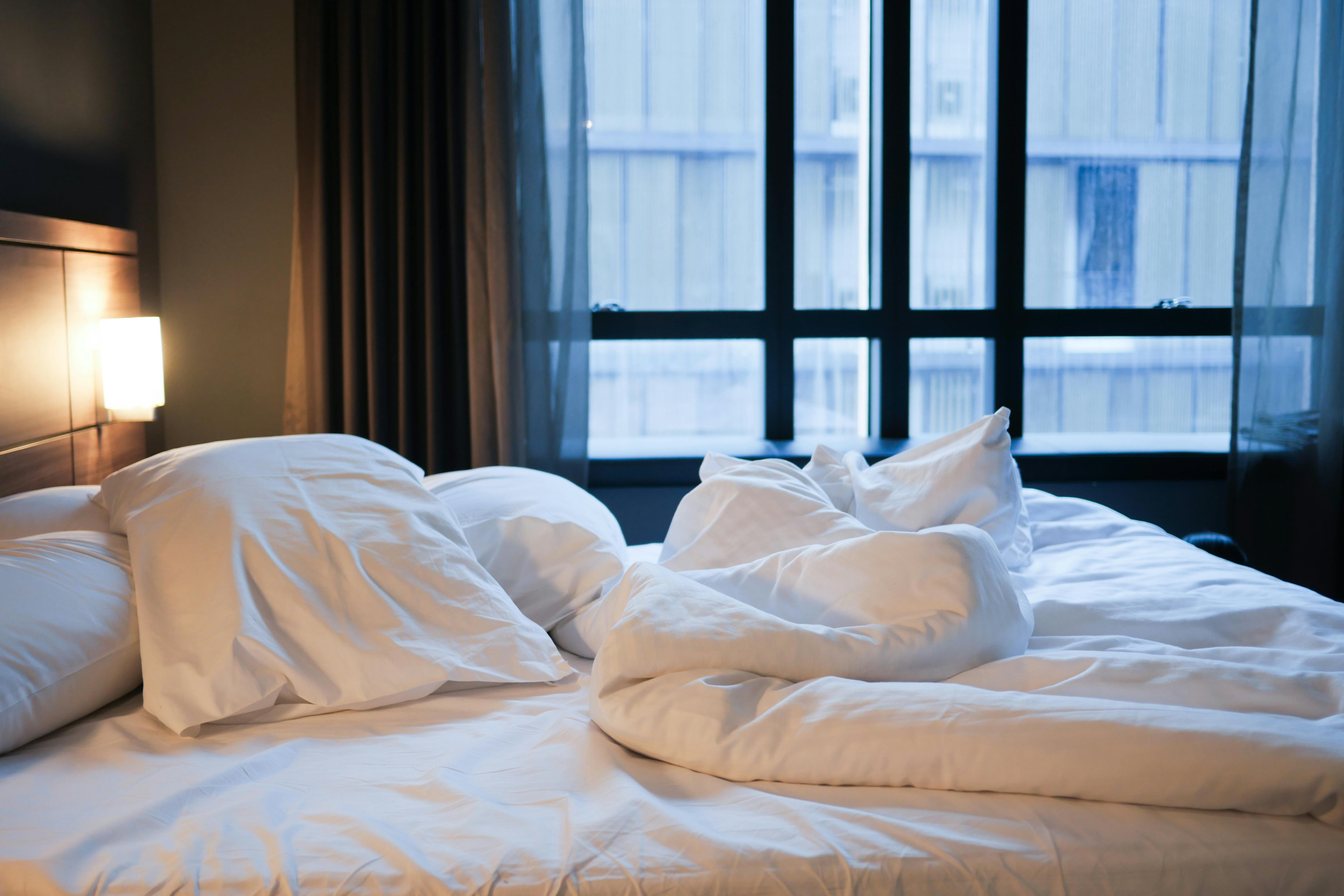 How Do Hotels Make Their Beds So Comfortable?